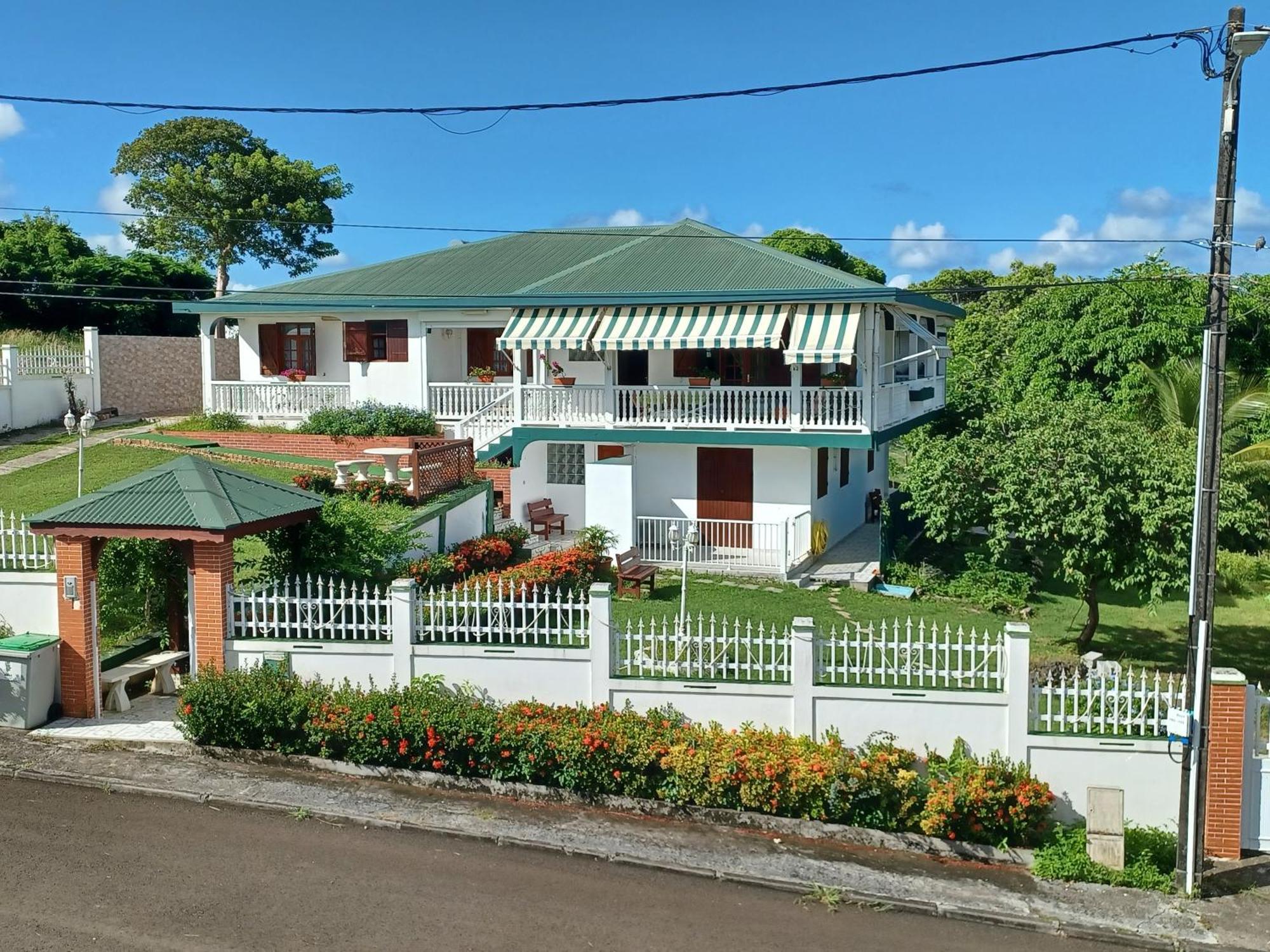 La Chrinada Apartment Anse-Bertrand Exterior photo